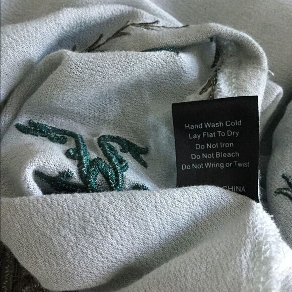 white Boho Floral Embroidered Woven Top - Picture 12 of 13